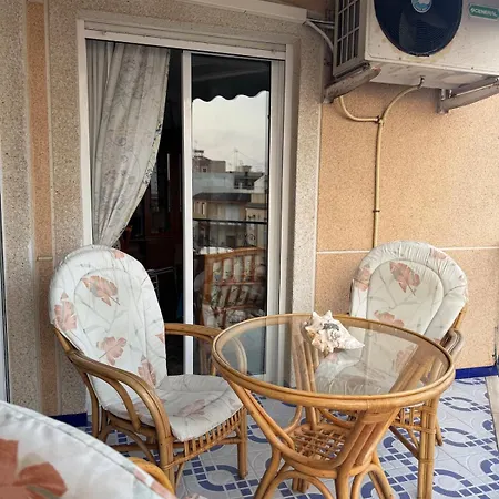 アパート Naufragos 1st Line