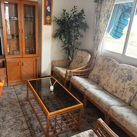 アパート Naufragos 1st Line トレビエハ