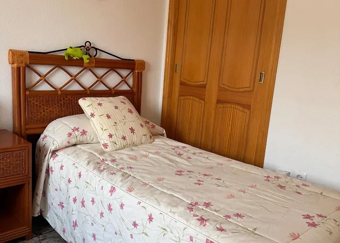 Naufragos 1st Line * Torrevieja