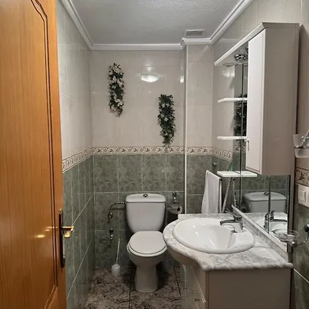 Naufragos 1st Line Апартаменты Торевьиа