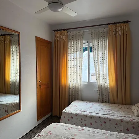 Апартаменты Naufragos 1st Line Торевьиа