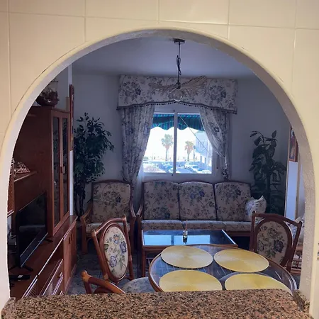 Naufragos 1st Line Апартаменты