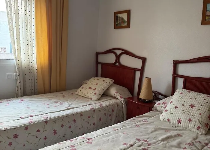 Naufragos 1st Line * Torrevieja