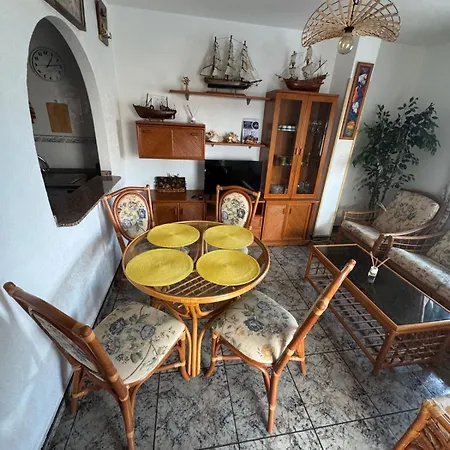 Naufragos 1st Line Appartement